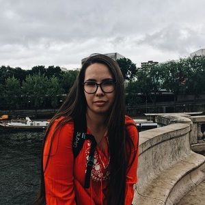 Meet your Posher, Emma